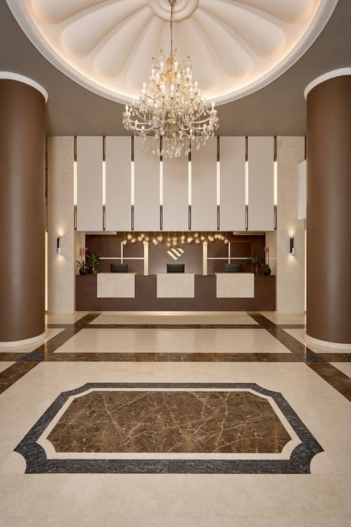 Grand Hotel Palace, Reception