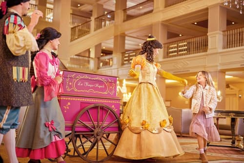 Disneyland® Hotel, Lobby