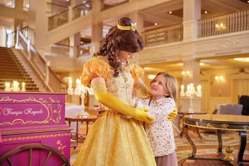 Disneyland® Hotel, Lobby