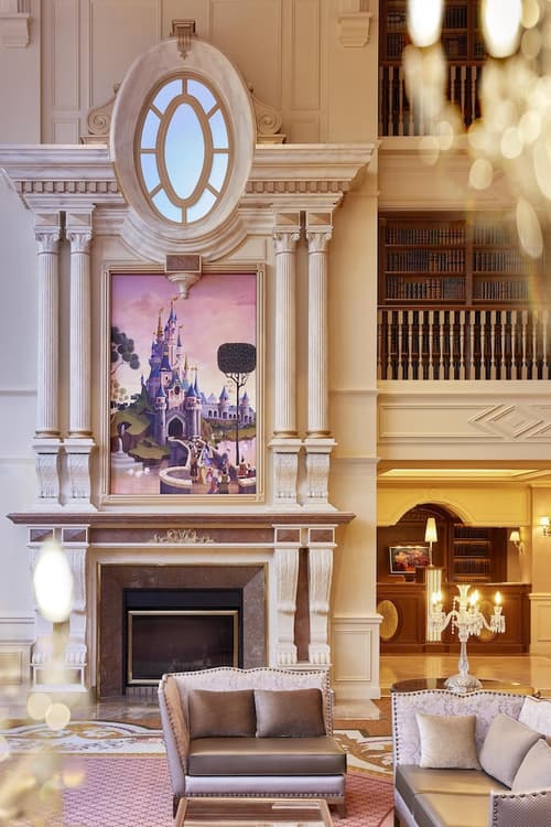 Disneyland® Hotel, Reception