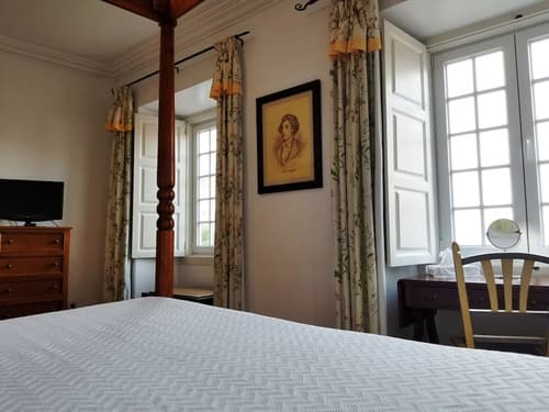 Lawrence's Hotel, Room