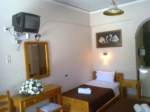 Matala Dimitris Villa, Room