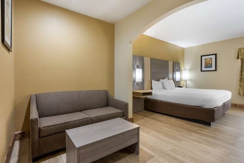 Best Western Plus Springfield Airport Inn, Room