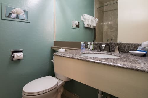 Colton Inn, Bathroom