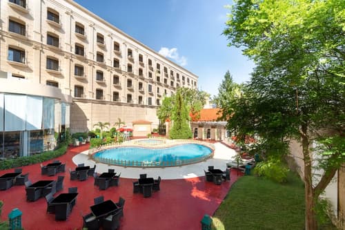 MOVE INN Jeddah, Outdoor pool