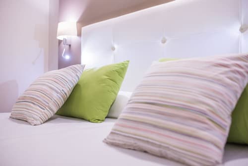 RF San Borondon, Room