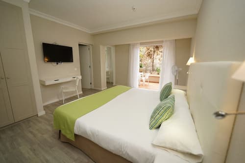 RF San Borondon, Room