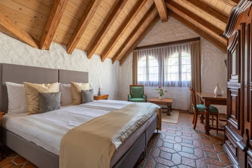 Swiss-Chalet Merlischachen - Romantik Schloss-Hotel am See, Room