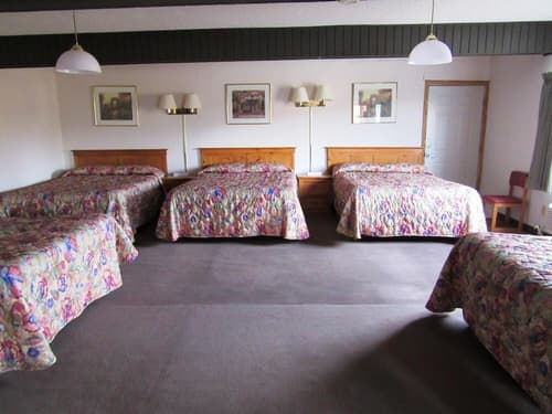 Yellowstone Country Inn, Room