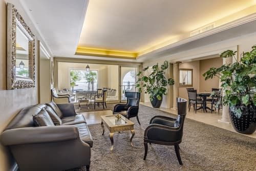 Villa Rosa Hotel, Reception