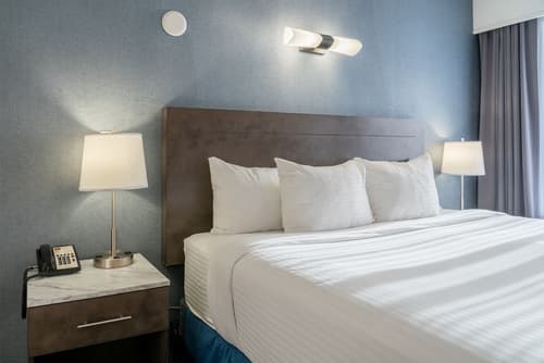 Red Carpet Inn, Room