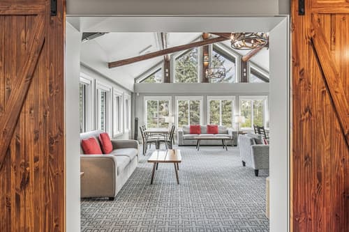 Basecamp Lodge Canmore, Lounge