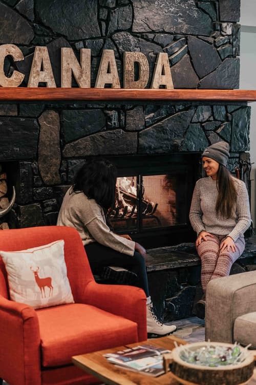 Basecamp Lodge Canmore, Lobby