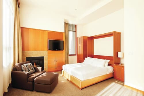 Pan Pacific Whistler Village Centre, Room