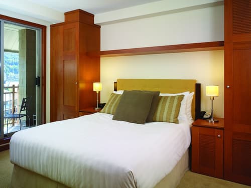 Pan Pacific Whistler Village Centre, Room