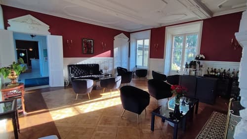 Château de Bellefontaine, Lobby sitting area