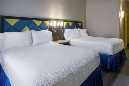 Days Hotel by Wyndham North Bergen /NYC Area, Room