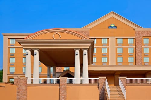 Days Hotel by Wyndham North Bergen /NYC Area, Primary image