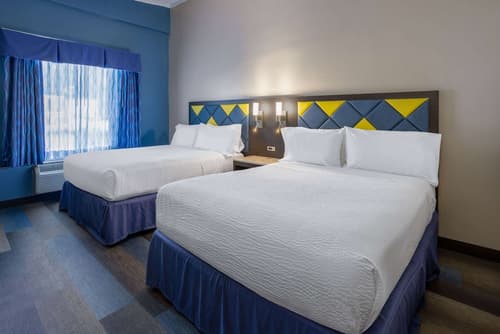 Days Hotel by Wyndham North Bergen /NYC Area, Room