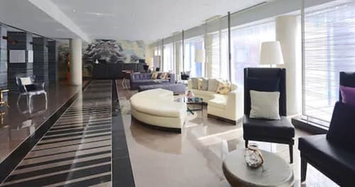 Hotel 10, Lobby sitting area