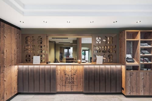 Binders Budget City Mountain Hotel, Reception