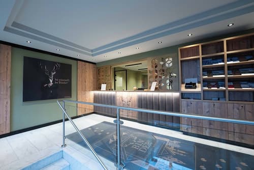 Binders Budget City Mountain Hotel, Reception