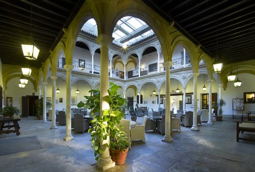 Parador de Úbeda, Lobby sitting area