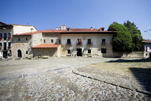 Parador De Santillana De Gil Blas, Primary image