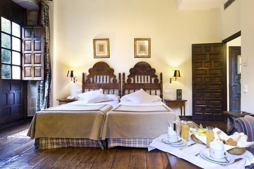 Parador De Santillana De Gil Blas, Room