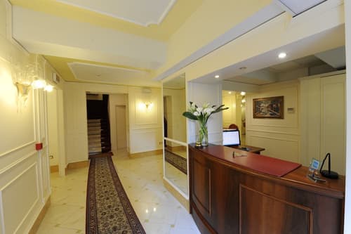 Hotel Villa Rosa, Reception