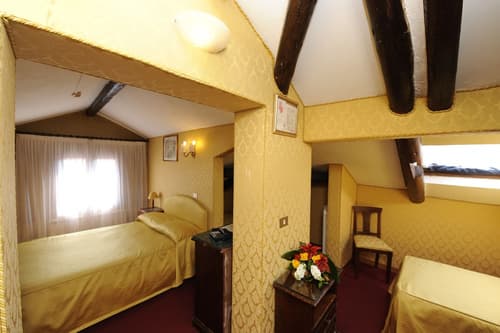 Hotel Villa Rosa, Room