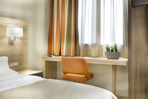 Hotel Jason Inn, Room