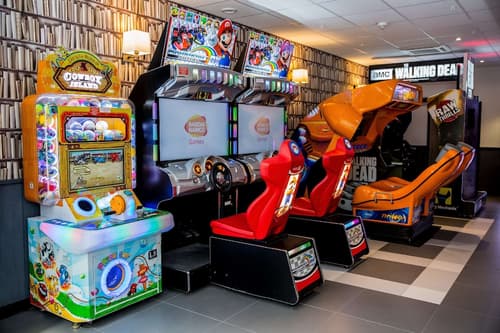 Campanile Val de France, Lobby