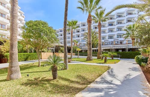 Leonardo Royal Ibiza Santa Eulalia, Property grounds