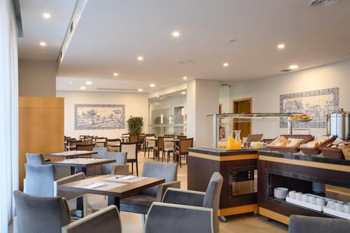 TRYP by Wyndham Porto Centro Hotel, Breakfast area