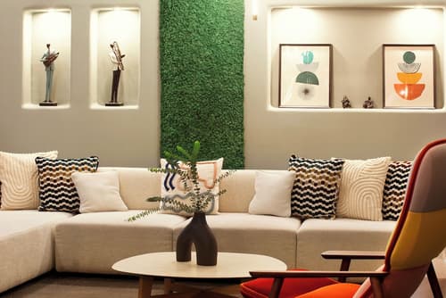 Zeus Essence Bucharest Central, Reception