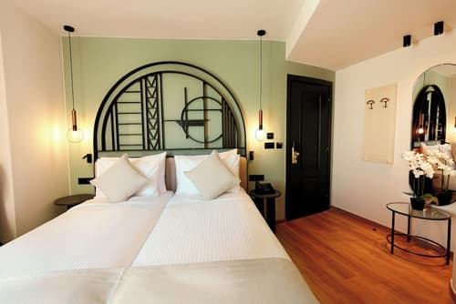 Zeus Essence Bucharest Opera, Room