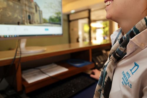 Hotel Navarras, Reception