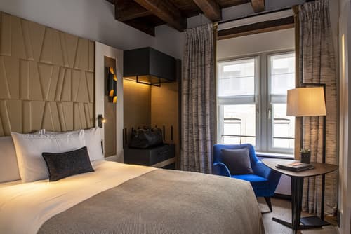 Hôtel Les Armures, Room