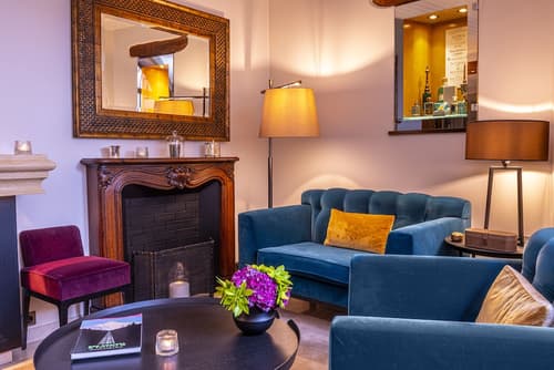 Hôtel Les Armures, Lobby sitting area