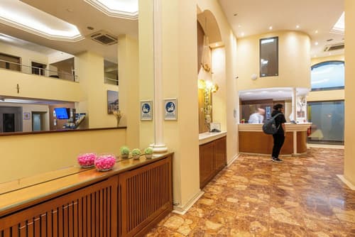 Marina Hotel Athens, Reception