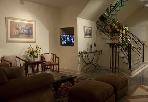 Augusto's Copacabana Hotel, Lobby sitting area