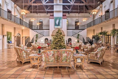 Port of the Islands Everglades Adventure Resort, Lobby