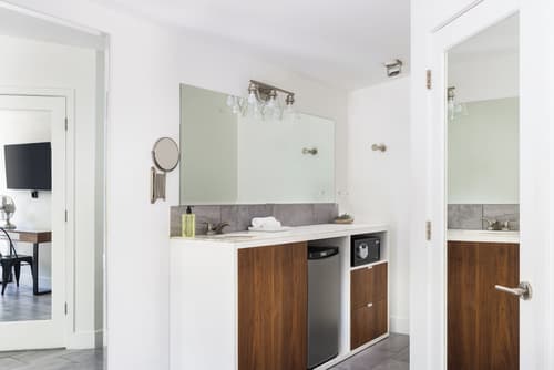 The Palm Springs Hotel, Room