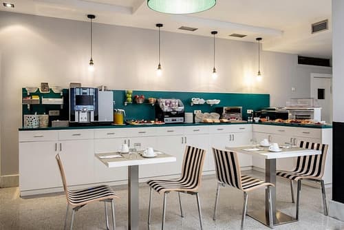 Ikonik Plaza Mercado, Restaurant