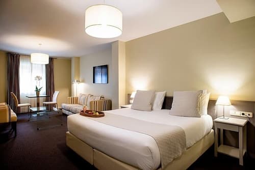 Ikonik Plaza Mercado, Primary image