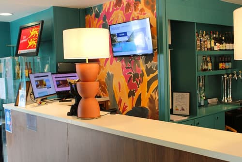 KYRIAD HONFLEUR - La Riviere Saint Sauveur, Reception