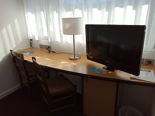 Kyriad Direct Marseille Est - La Valentine, Room