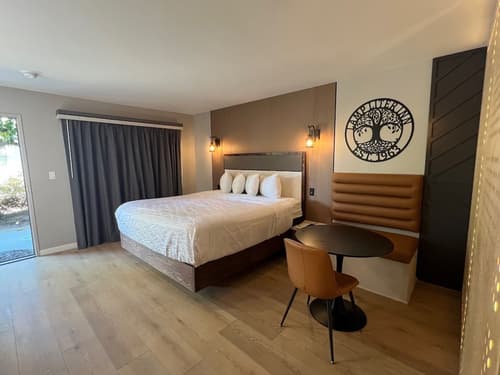 Lamp Liter Inn Visalia, an Ascend Collection Hotel, Room