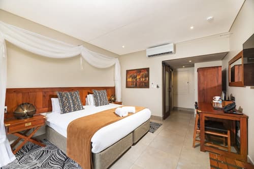 Hwange Safari Lodge, Room